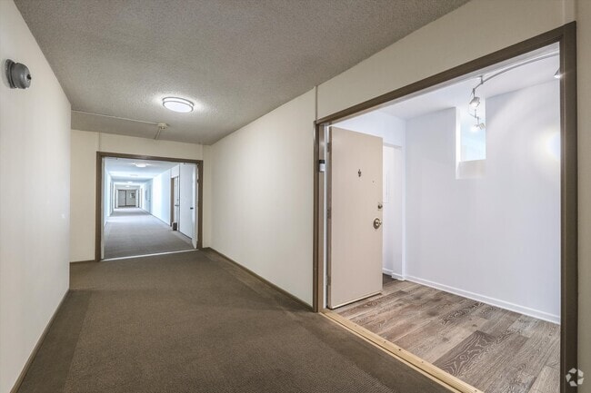 Building Photo - 8701 Delgany Ave