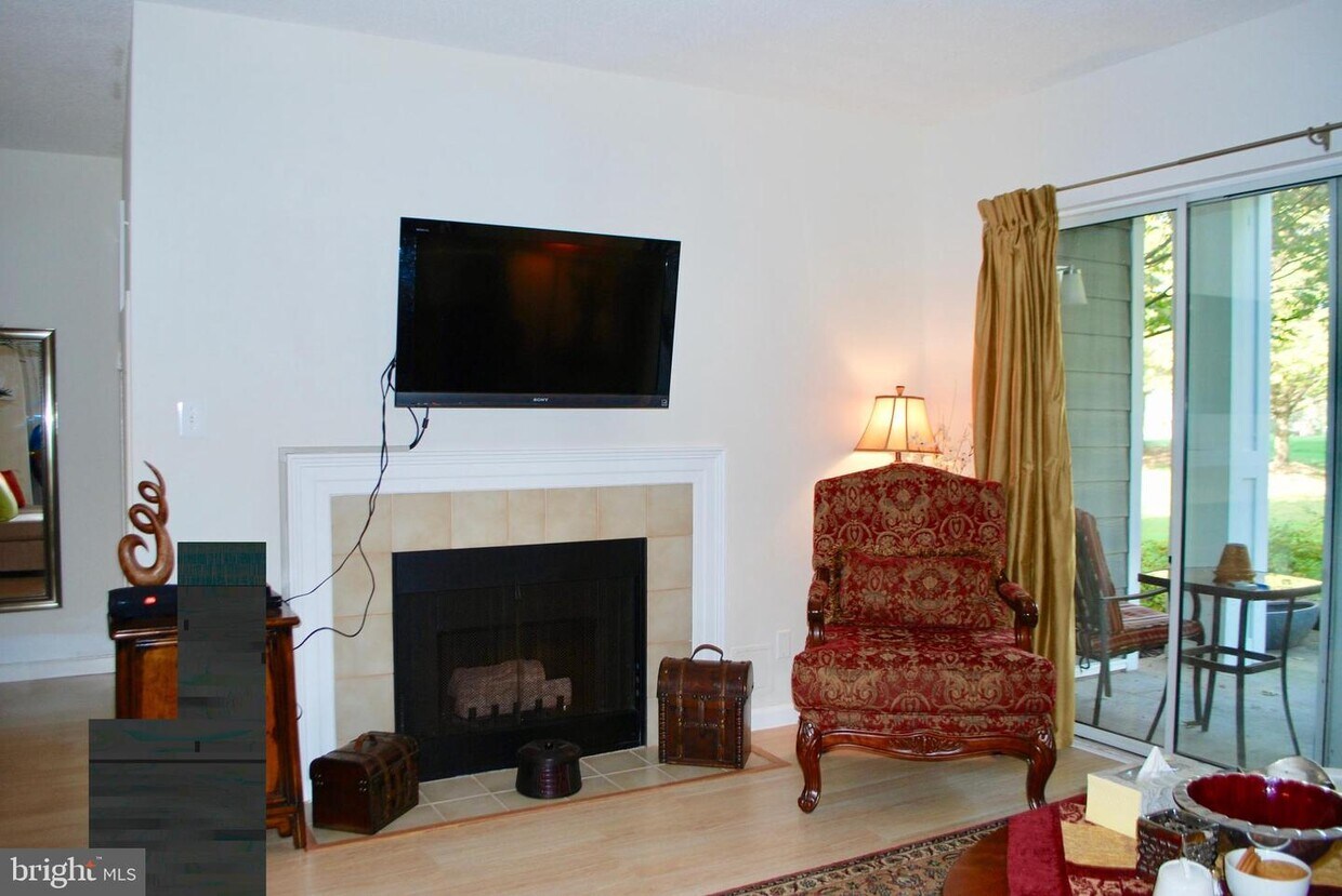 20283 Beechwood Terrace Unit 102, Ashburn, VA 20147 Room for Rent in