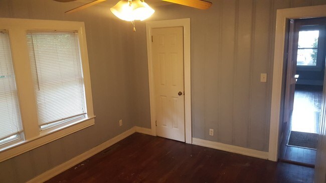 Dormitorio - 121 Avery St