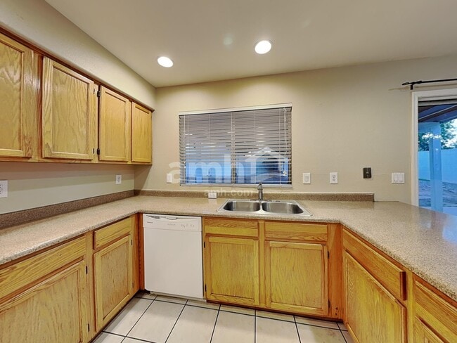 Building Photo - 293 N Slate St