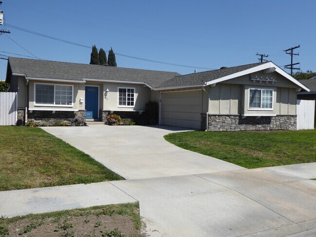 Building Photo - 15052 Rice Cir