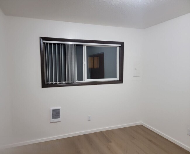 Foto del edificio - *!*!* Ground Floor Pet Friendly 1 Bedroom ...
