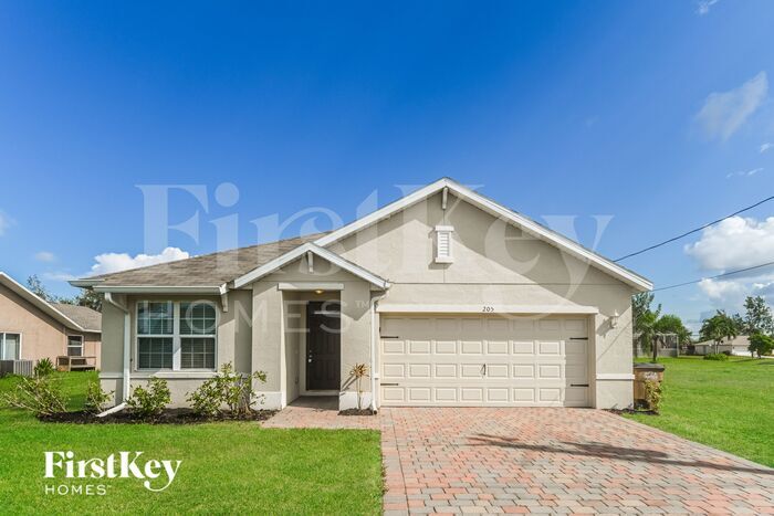 Foto principal - 205 SW 29th St