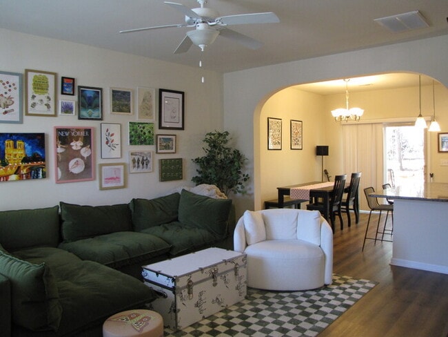 Foto del edificio - 58 Pocono Dr