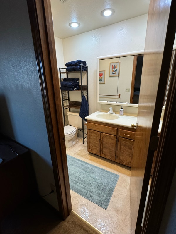 Building Photo - 550 Weaver Ave