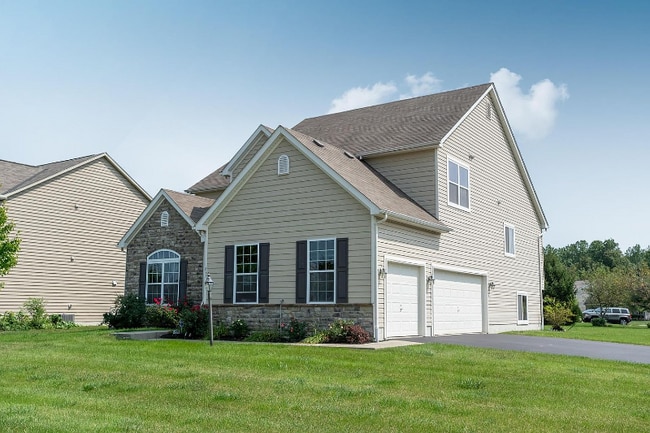 Building Photo - 811 Maple Vista Dr
