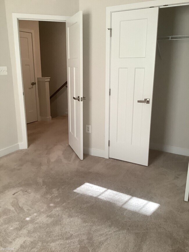 Building Photo - 8002 Spring Arbor Dr