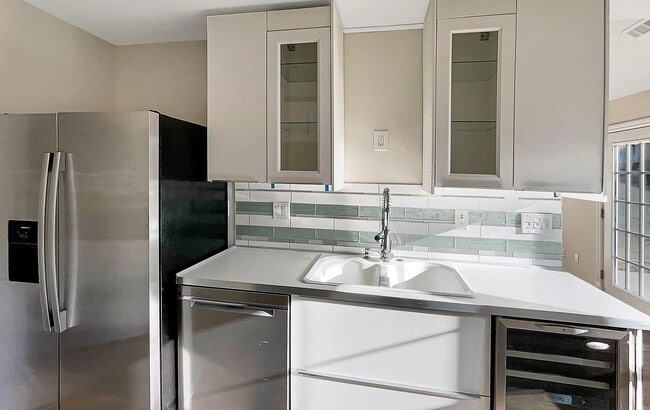 Foto del edificio - 1205 Eagle Ridge Dr