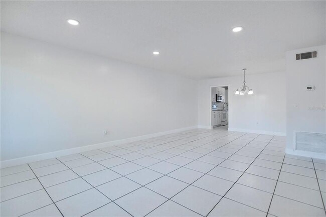 Foto del edificio - 725 Northlake Blvd