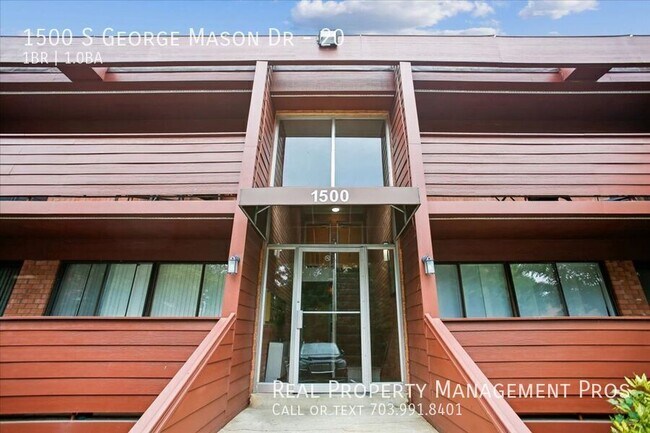 Foto del edificio - 1500 S George Mason Dr