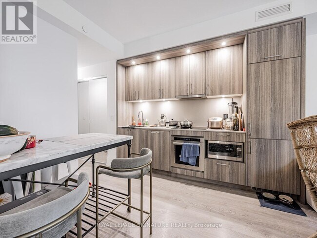 Photo du bâtiment - 480 Front St W