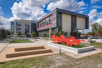 Building Photo - 1018 Memorial Village Dr