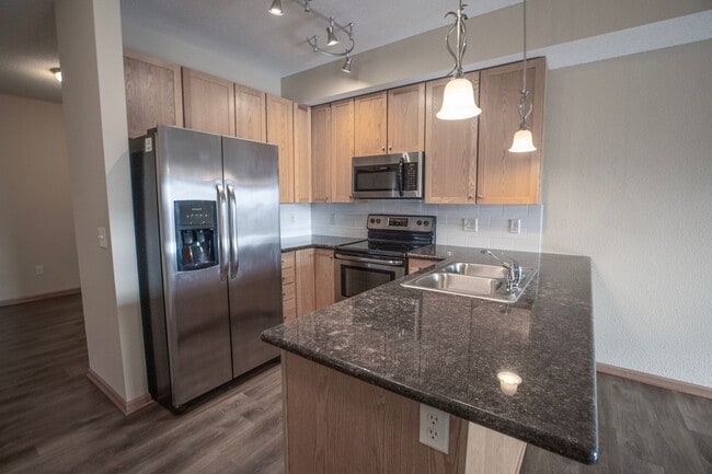 Interior Photo - Granite Shores