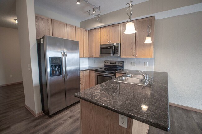 Interior Photo - Granite Shores