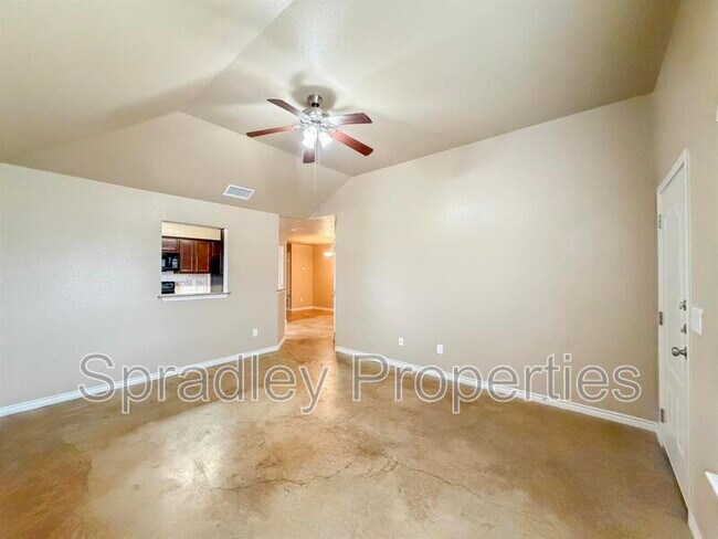 Building Photo - 767 E Ridge Blvd