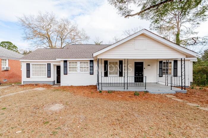 Primary Photo - 1210 Briarwood Ave