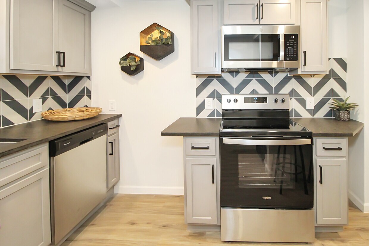 721 Pine St, Easton, PA 18042 House Rental in Easton, PA