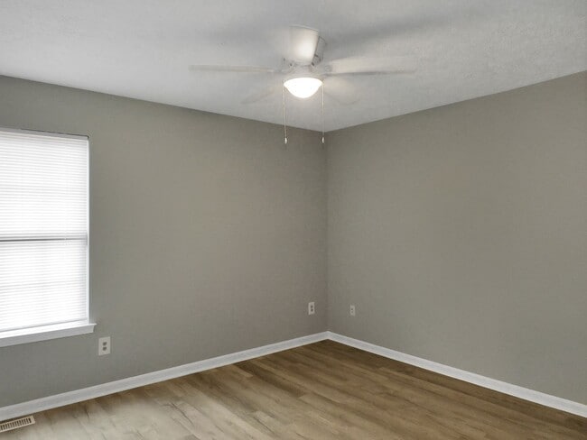 Building Photo - 21370 Lexington Dr