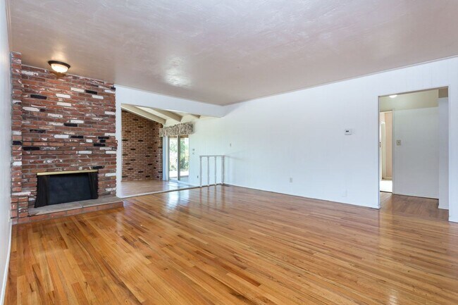 Foto del edificio - Large Traditional Home in La Mesa!