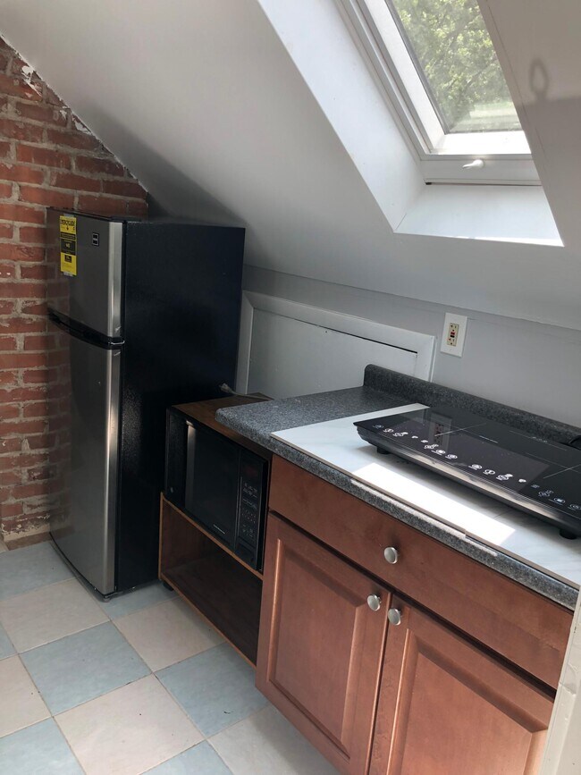 cooking station - 80 Woodlawn St