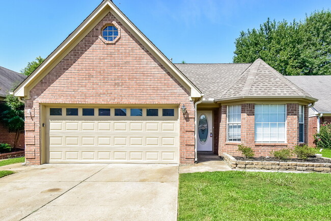Building Photo - 7653 Fox Hunt Dr E