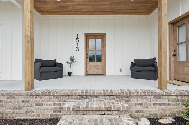 Building Photo - 1513 Paris Ave