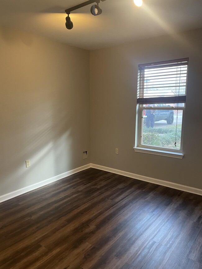 Foto del edificio - 2841 N Sunny Ln