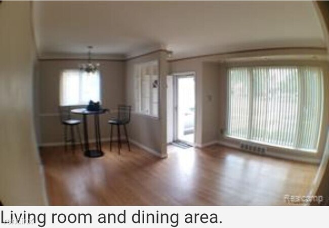 Building Photo - 3 br, 1 bath House - 16625 Beech Daly Rd