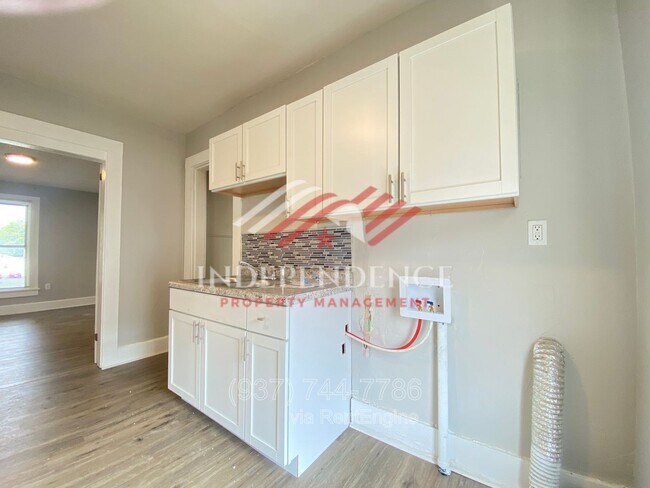 Foto del edificio - 323 Harrison St