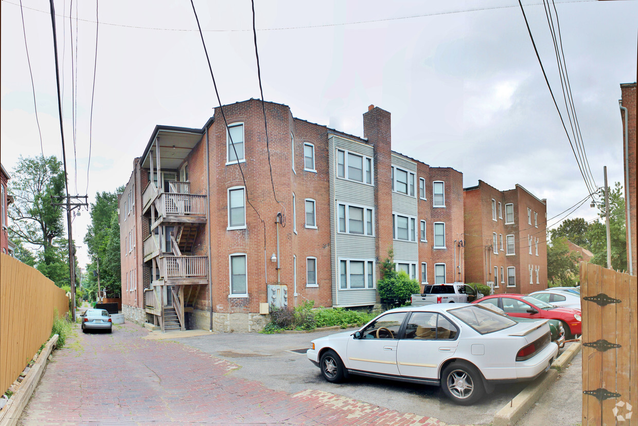 Primary Photo - 3201 Russell Blvd