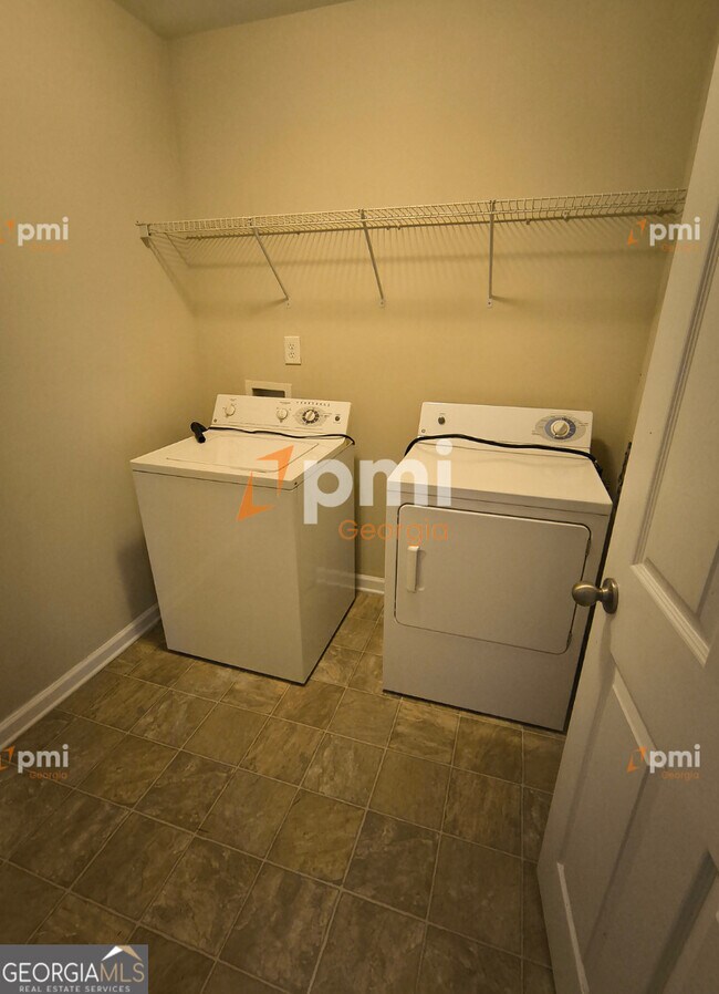 Foto del edificio - 306 Creek Manor Way