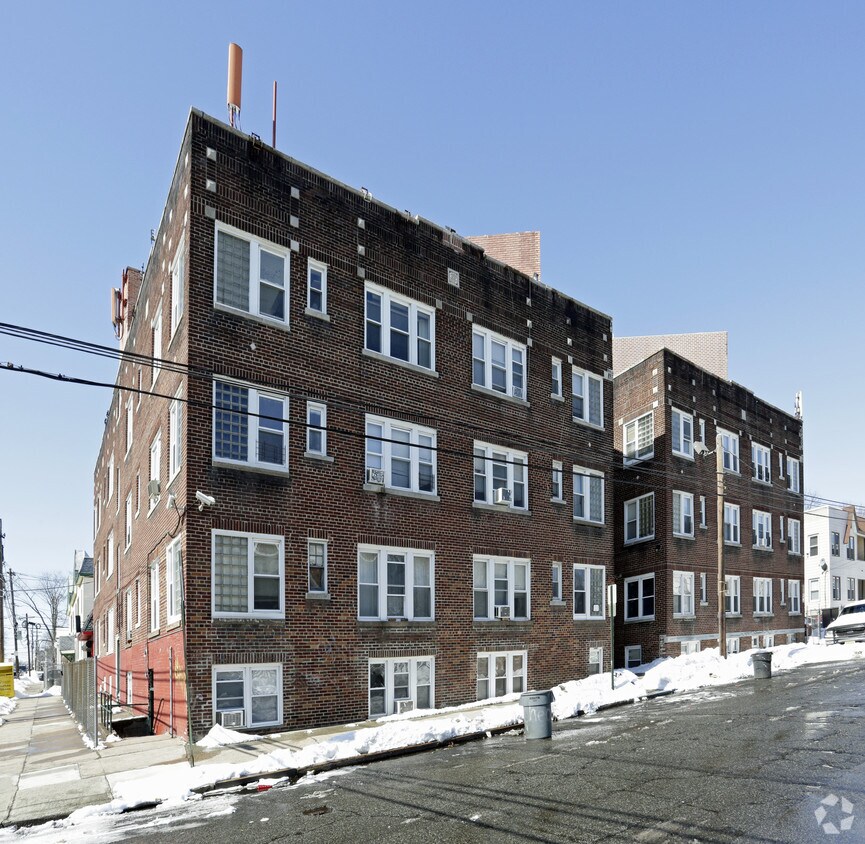 Foto principal - 330-338 E 23rd St