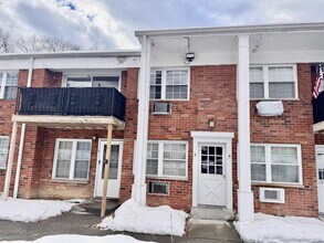 Building Photo - 7 Colonial Rd