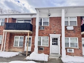 Building Photo - 7 Colonial Rd