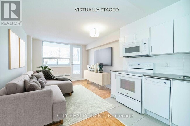 Building Photo - 1500 Bathurst St