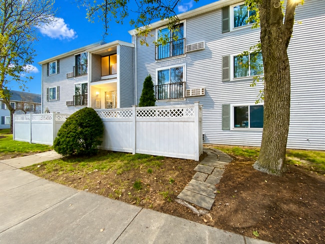 Building Photo - 3 Village Rock Ln