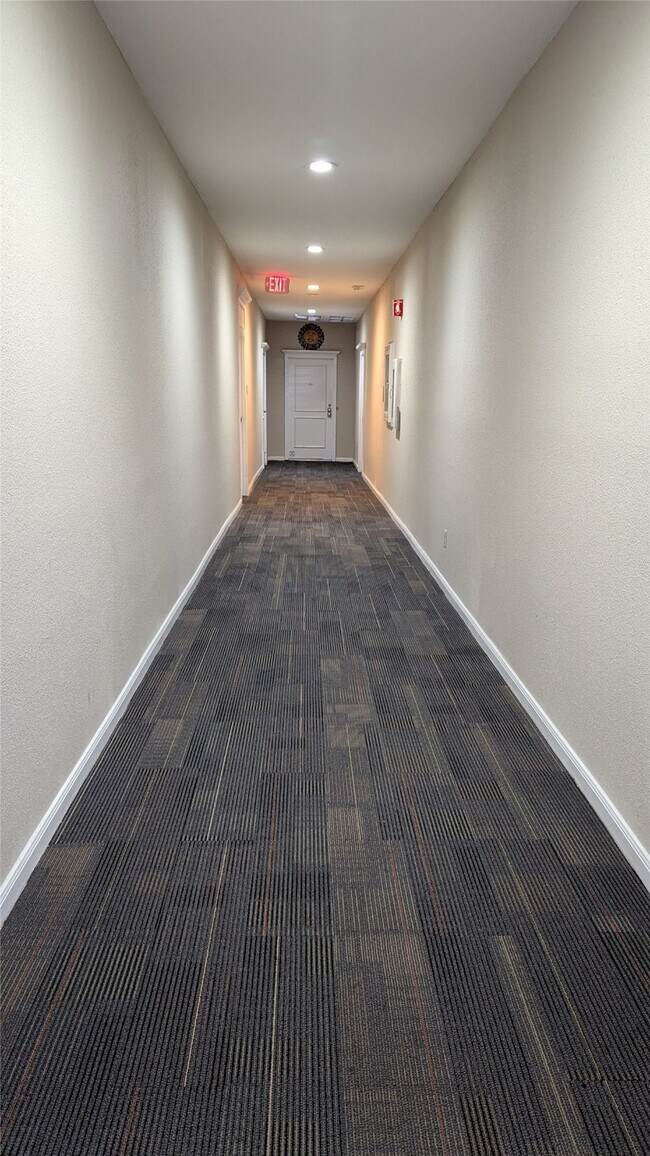 Foto del edificio - 2400 N Braeswood Blvd