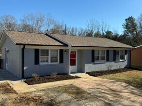 Building Photo - 315 Creekway Ct