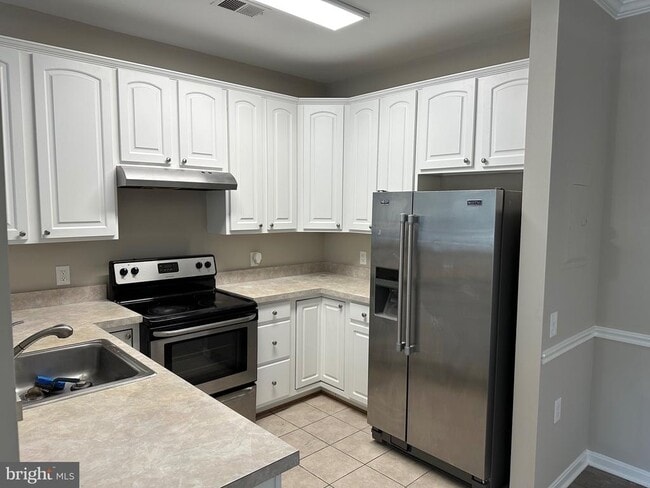 Building Photo - 15618 Everglade Ln
