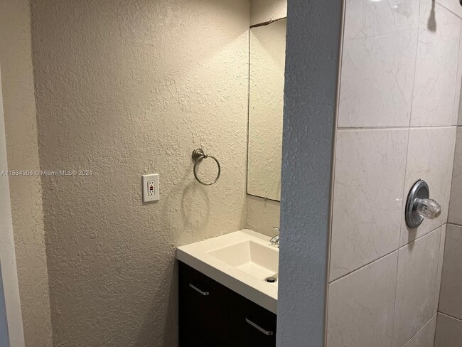 Building Photo - 8020 Colony Cir N