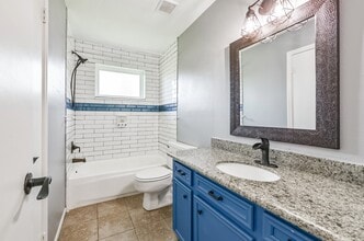 Building Photo - 5347 Lincoln Green Dr