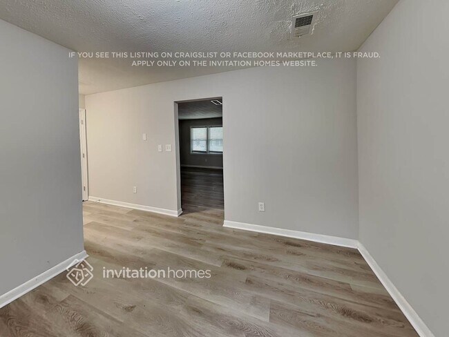 Building Photo - 415 Plainville Dr SW