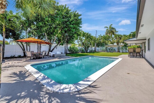 Foto del edificio - 2506 NE 30th St