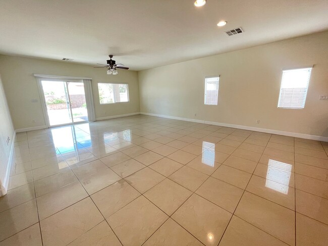 Building Photo - 1312 Fantastic Ct