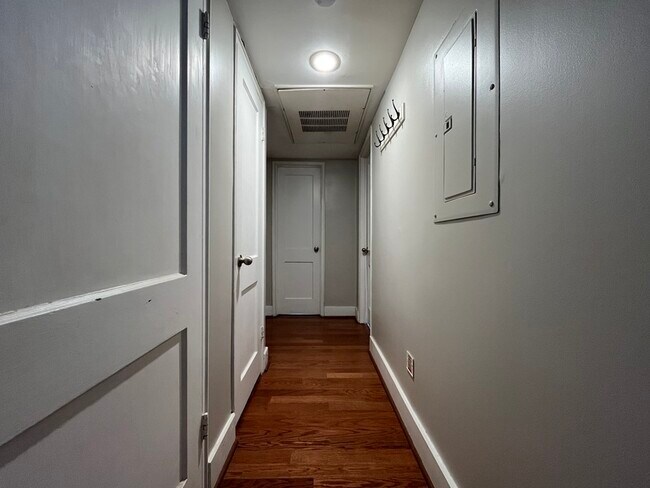 Foto del edificio - 2427 Vail Ave