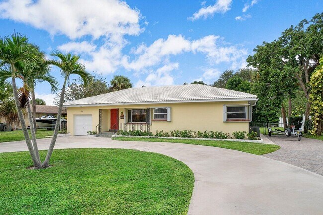 Foto del edificio - 2355 Inland Cove Rd