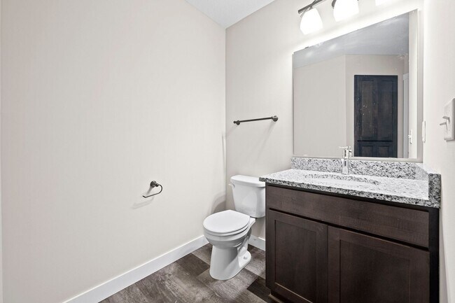 Foto del edificio - 521 Meadow Ln