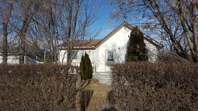 Building Photo - 4610-4648 48 St