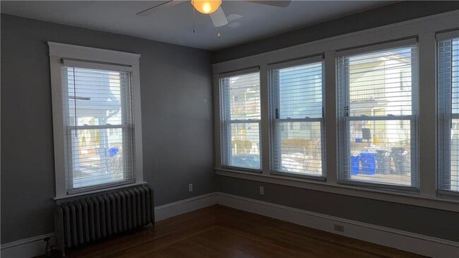 Foto del edificio - 54-54 Waltham St