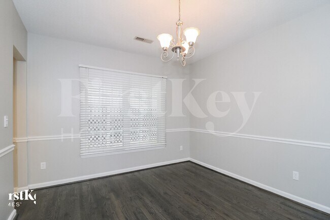 Foto del edificio - 4807 Jessup Grove Rd